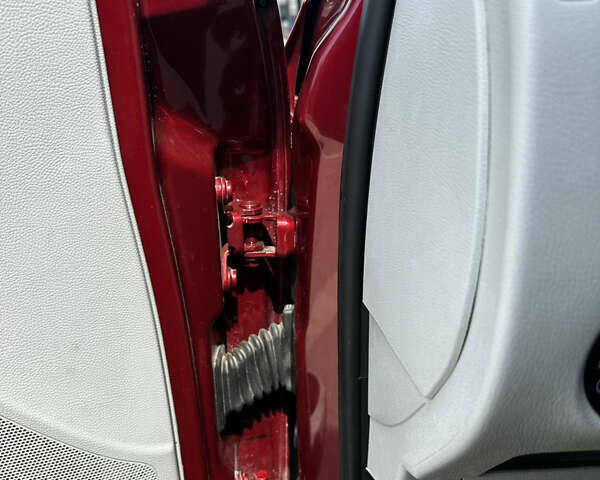 Красный Шкода Фабия, объемом двигателя 1.2 л и пробегом 157 тыс. км за 5500 $, фото 6 на Automoto.ua