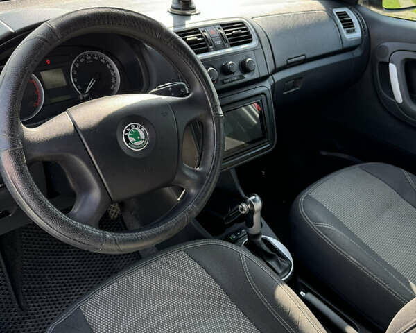 Красный Шкода Фабия, объемом двигателя 1.6 л и пробегом 166 тыс. км за 6300 $, фото 10 на Automoto.ua
