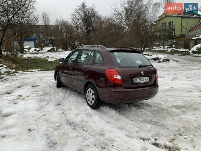 Червоний Шкода Фабія, об'ємом двигуна 1.6 л та пробігом 275 тис. км за 5100 $, фото 4 на Automoto.ua