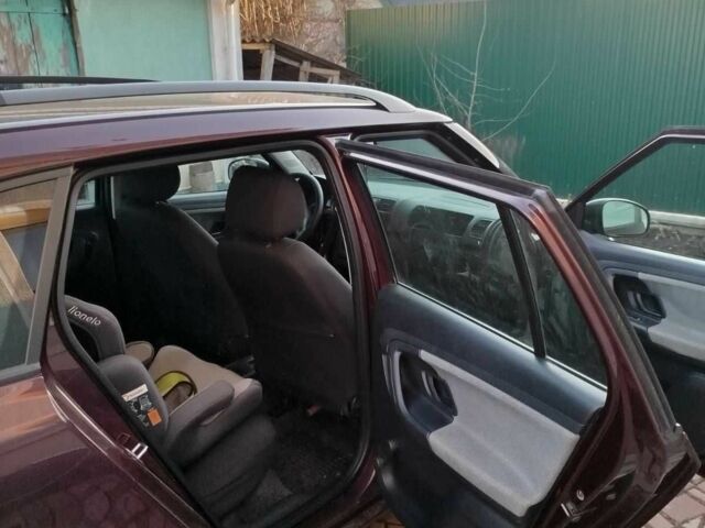 Червоний Шкода Фабія, об'ємом двигуна 1.4 л та пробігом 159 тис. км за 4950 $, фото 7 на Automoto.ua