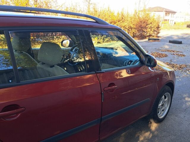 Червоний Шкода Фабія, об'ємом двигуна 0 л та пробігом 400 тис. км за 2450 $, фото 12 на Automoto.ua