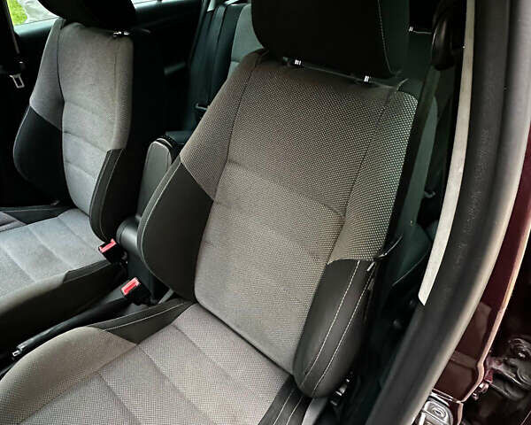 Червоний Шкода Фабія, об'ємом двигуна 1.6 л та пробігом 209 тис. км за 5200 $, фото 17 на Automoto.ua