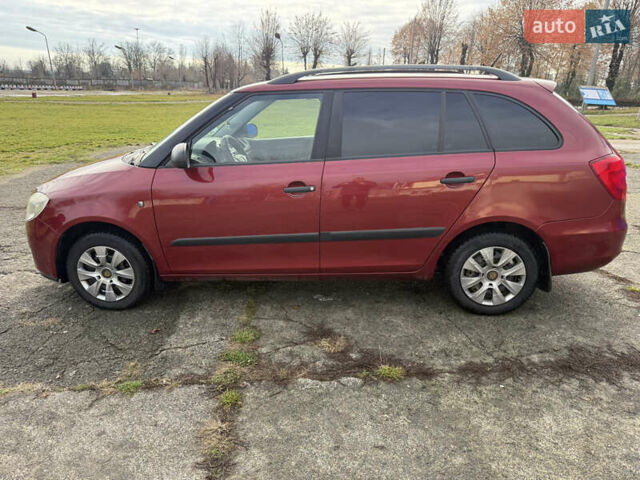 Красный Шкода Фабия, объемом двигателя 1.2 л и пробегом 292 тыс. км за 4600 $, фото 7 на Automoto.ua