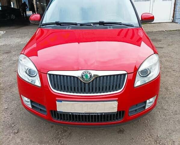 Красный Шкода Фабия, объемом двигателя 1.6 л и пробегом 184 тыс. км за 6200 $, фото 6 на Automoto.ua