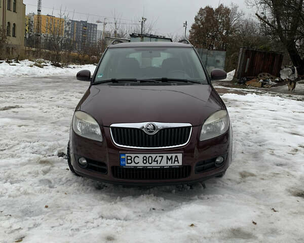 Червоний Шкода Фабія, об'ємом двигуна 1.6 л та пробігом 275 тис. км за 5100 $, фото 2 на Automoto.ua