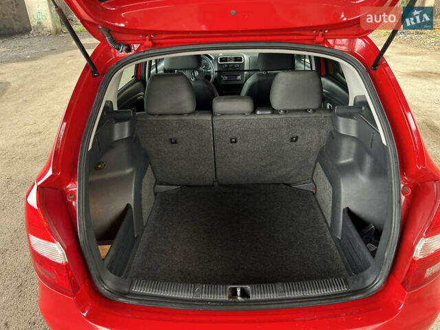 Красный Шкода Фабия, объемом двигателя 1.2 л и пробегом 247 тыс. км за 4199 $, фото 13 на Automoto.ua