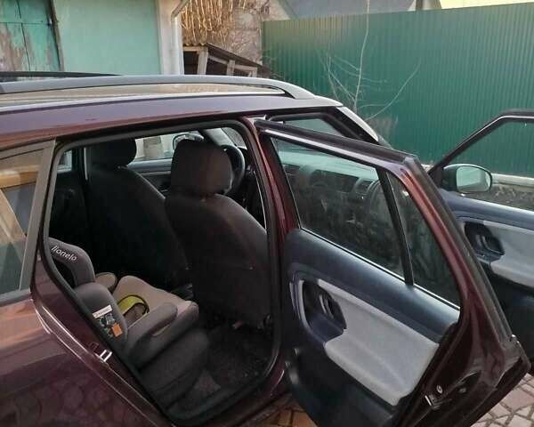 Червоний Шкода Фабія, об'ємом двигуна 1.4 л та пробігом 159 тис. км за 4950 $, фото 6 на Automoto.ua