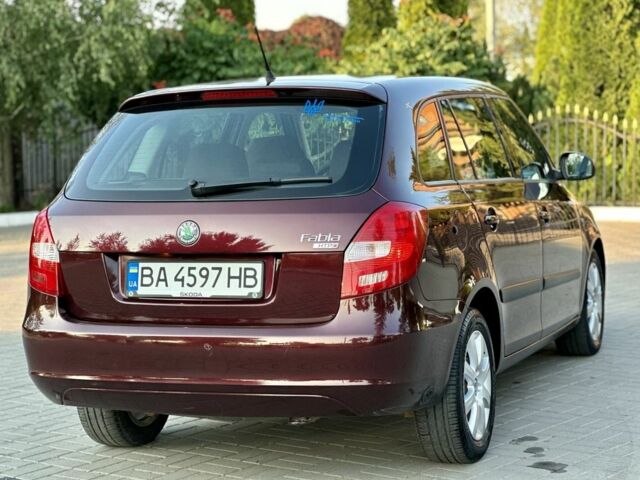 Красный Шкода Фабия, объемом двигателя 1.2 л и пробегом 197 тыс. км за 4950 $, фото 5 на Automoto.ua