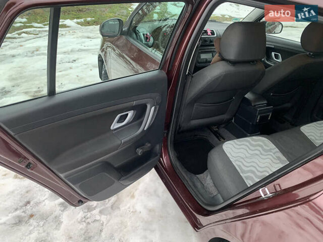 Червоний Шкода Фабія, об'ємом двигуна 1.6 л та пробігом 275 тис. км за 5100 $, фото 10 на Automoto.ua