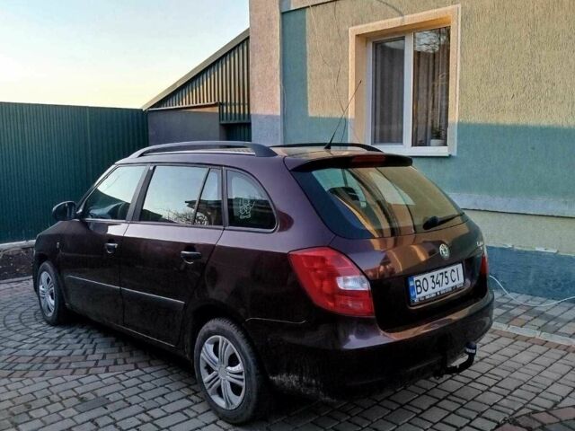 Червоний Шкода Фабія, об'ємом двигуна 1.4 л та пробігом 159 тис. км за 4950 $, фото 3 на Automoto.ua