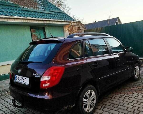 Червоний Шкода Фабія, об'ємом двигуна 1.4 л та пробігом 159 тис. км за 4950 $, фото 3 на Automoto.ua
