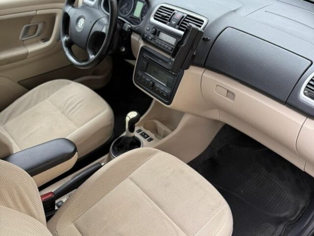 Шкода Фабия 2010 в Пустомытах на Automoto.ua Красный Шкода Фабия, объемом двигателя 1.9 л и пробегом 345 тыс. км за 1900 $, фото 5 на Automoto.ua