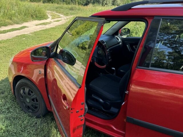 Красный Шкода Фабия, объемом двигателя 1.4 л и пробегом 324 тыс. км за 5200 $, фото 4 на Automoto.ua