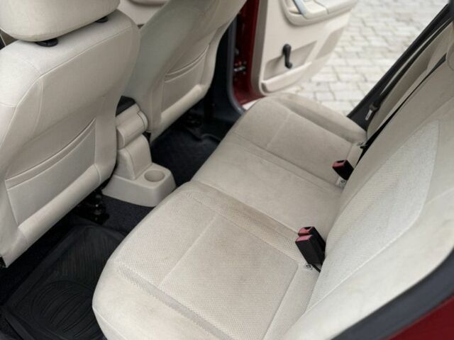 Шкода Фабия 2010 в Пустомытах на Automoto.ua Красный Шкода Фабия, объемом двигателя 1.9 л и пробегом 345 тыс. км за 1900 $, фото 7 на Automoto.ua