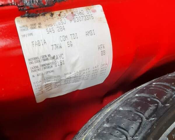 Красный Шкода Фабия, объемом двигателя 1.6 л и пробегом 216 тыс. км за 5700 $, фото 16 на Automoto.ua