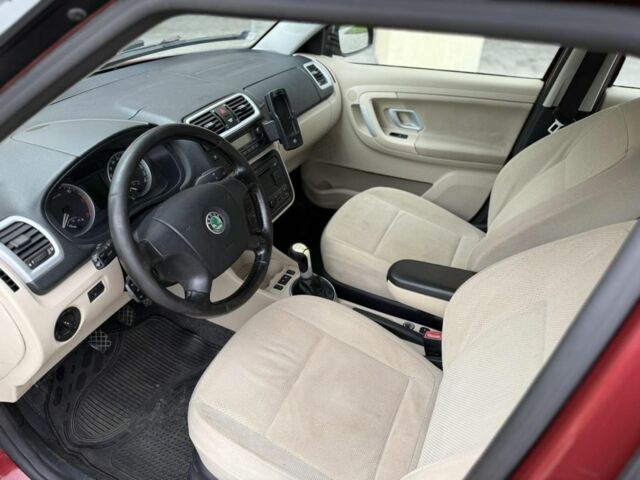 Шкода Фабия 2010 в Пустомытах на Automoto.ua Красный Шкода Фабия, объемом двигателя 1.9 л и пробегом 345 тыс. км за 1900 $, фото 6 на Automoto.ua