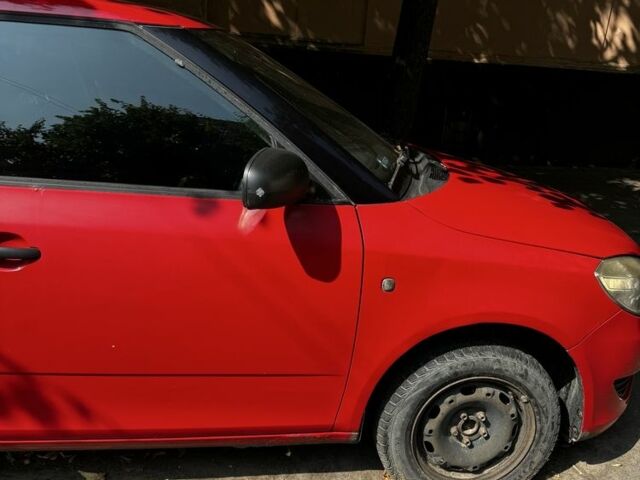 Червоний Шкода Фабія, об'ємом двигуна 1.4 л та пробігом 231 тис. км за 2300 $, фото 4 на Automoto.ua