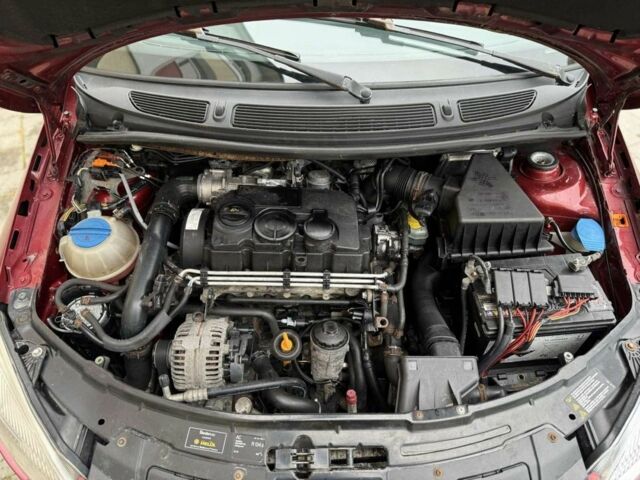 Шкода Фабия 2010 в Пустомытах на Automoto.ua Красный Шкода Фабия, объемом двигателя 1.9 л и пробегом 345 тыс. км за 1900 $, фото 3 на Automoto.ua