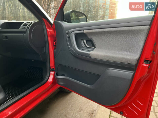 Червоний Шкода Фабія, об'ємом двигуна 1.39 л та пробігом 233 тис. км за 3550 $, фото 27 на Automoto.ua