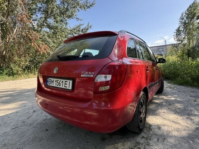Красный Шкода Фабия, объемом двигателя 1.4 л и пробегом 324 тыс. км за 5200 $, фото 12 на Automoto.ua