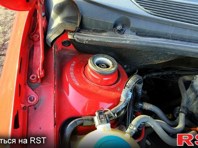 Шкода Фабия 2010 в Каменское - Днепродзержинск на Automoto.ua Красный Шкода Фабия, объемом двигателя 1.4 л и пробегом 235 тыс. км за 4100 $, фото 6 на Automoto.ua