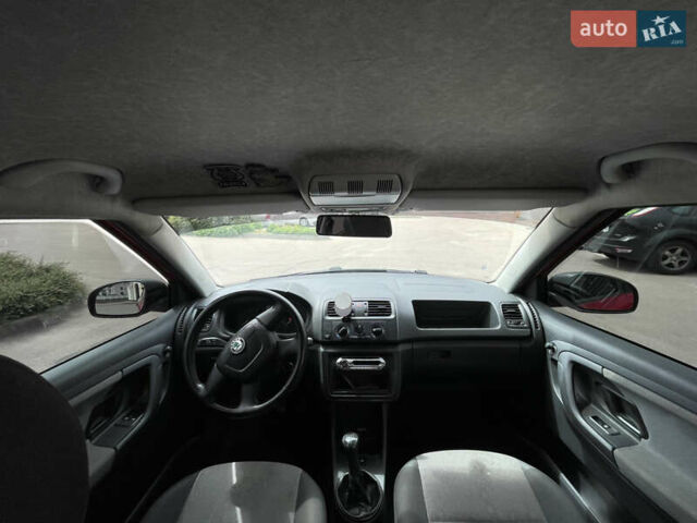 Червоний Шкода Фабія, об'ємом двигуна 1.39 л та пробігом 263 тис. км за 3600 $, фото 11 на Automoto.ua