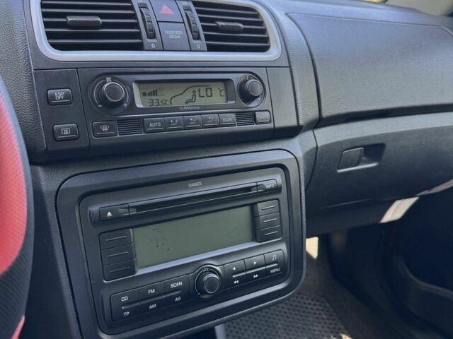 Красный Шкода Фабия, объемом двигателя 1.4 л и пробегом 324 тыс. км за 5200 $, фото 9 на Automoto.ua