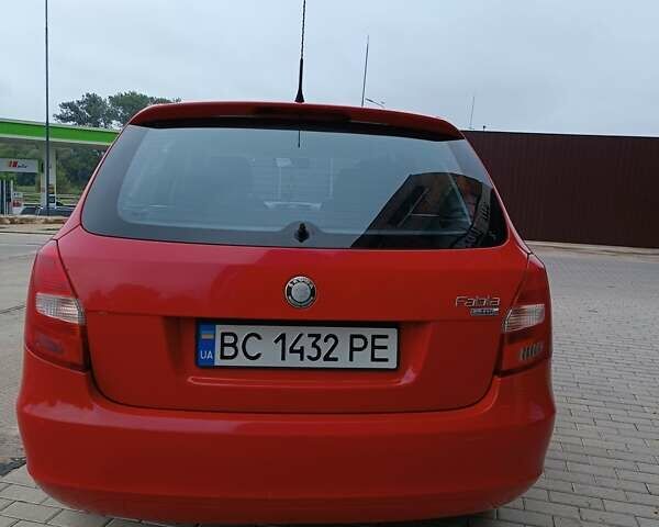 Красный Шкода Фабия, объемом двигателя 1.4 л и пробегом 245 тыс. км за 3850 $, фото 6 на Automoto.ua