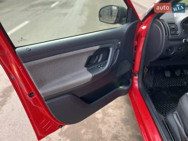 Червоний Шкода Фабія, об'ємом двигуна 1.39 л та пробігом 233 тис. км за 3550 $, фото 36 на Automoto.ua