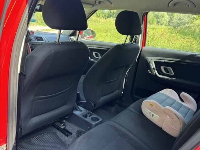 Красный Шкода Фабия, объемом двигателя 1.4 л и пробегом 324 тыс. км за 5200 $, фото 7 на Automoto.ua