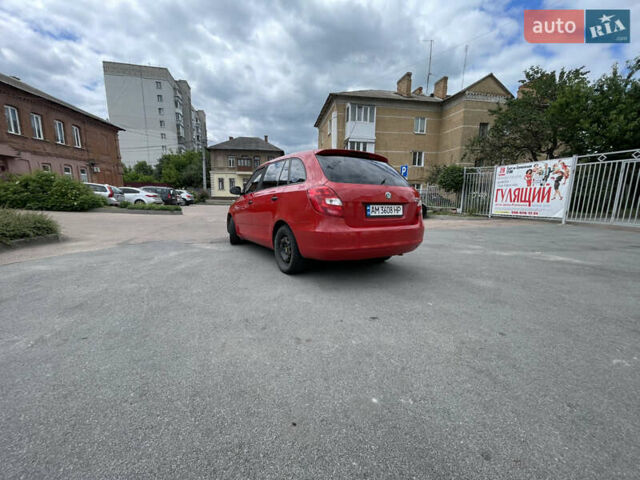 Червоний Шкода Фабія, об'ємом двигуна 1.39 л та пробігом 263 тис. км за 3600 $, фото 4 на Automoto.ua