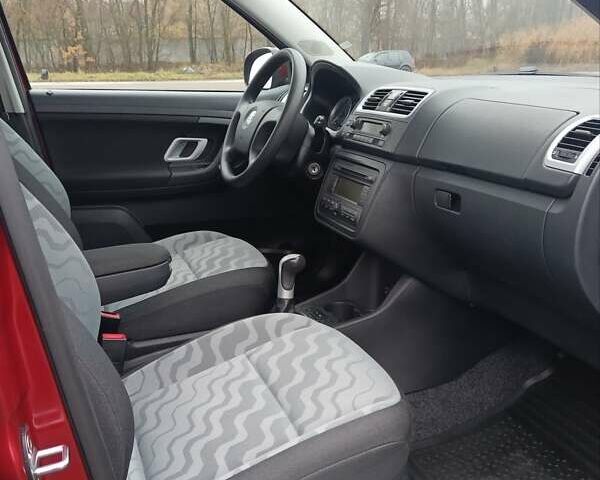 Червоний Шкода Фабія, об'ємом двигуна 1.6 л та пробігом 170 тис. км за 6550 $, фото 17 на Automoto.ua
