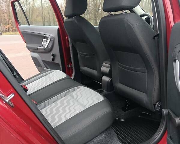 Червоний Шкода Фабія, об'ємом двигуна 1.6 л та пробігом 170 тис. км за 6550 $, фото 16 на Automoto.ua