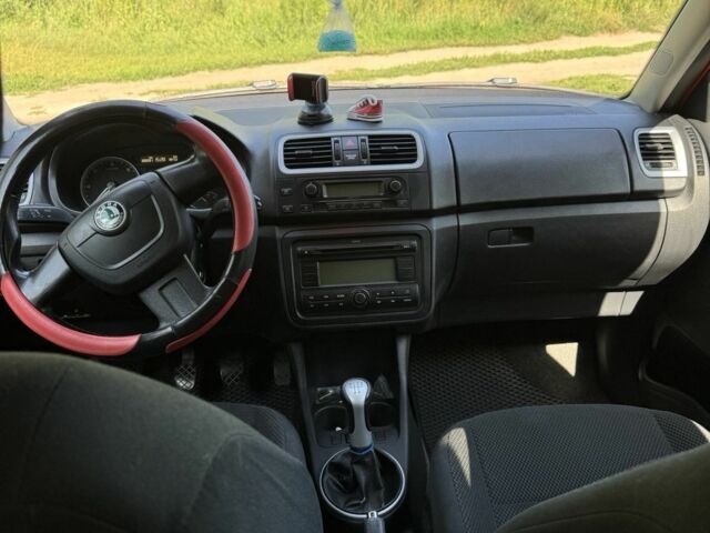 Красный Шкода Фабия, объемом двигателя 1.4 л и пробегом 324 тыс. км за 5200 $, фото 8 на Automoto.ua