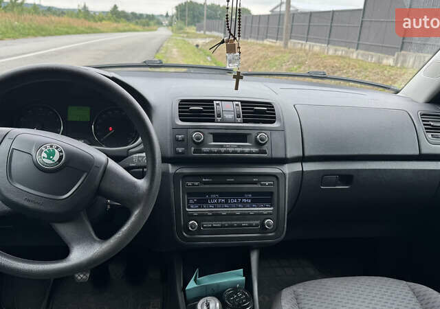 Шкода Фабія 2011 у Львові на Automoto.ua Червоний Шкода Фабія, об'ємом двигуна 1.2 л та пробігом 380 тис. км за 4700 $, фото 6 на Automoto.ua