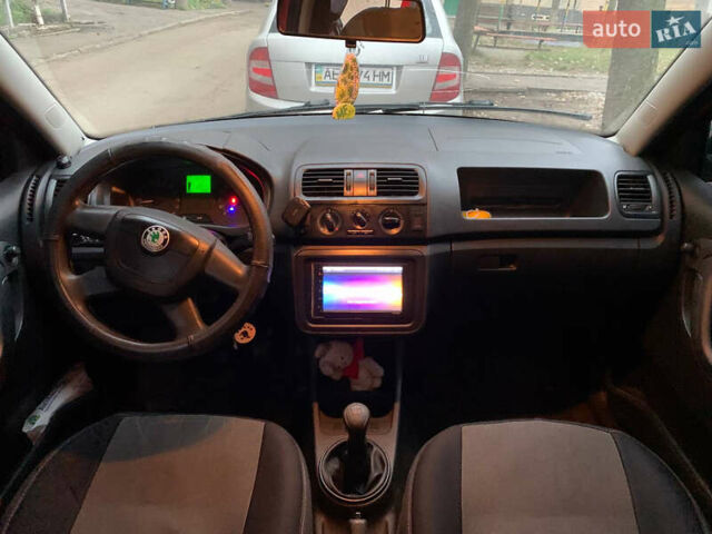 Червоний Шкода Фабія, об'ємом двигуна 1.6 л та пробігом 204 тис. км за 5500 $, фото 8 на Automoto.ua