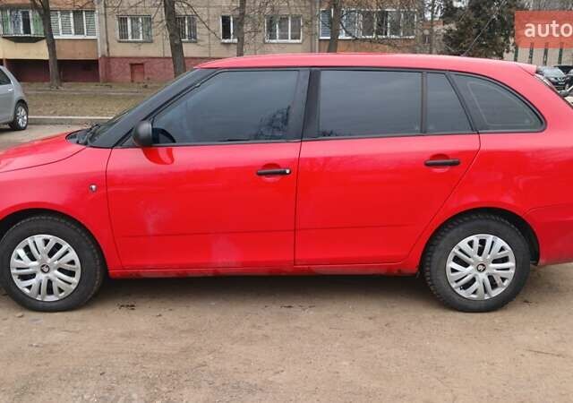 Червоний Шкода Фабія, об'ємом двигуна 1.6 л та пробігом 200 тис. км за 5100 $, фото 2 на Automoto.ua
