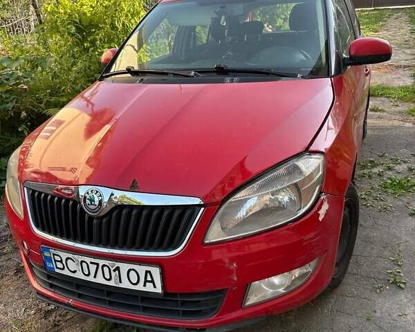 Красный Шкода Фабия, объемом двигателя 1.39 л и пробегом 410 тыс. км за 3050 $, фото 1 на Automoto.ua