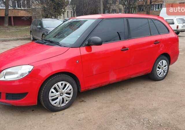 Червоний Шкода Фабія, об'ємом двигуна 1.6 л та пробігом 200 тис. км за 5100 $, фото 1 на Automoto.ua