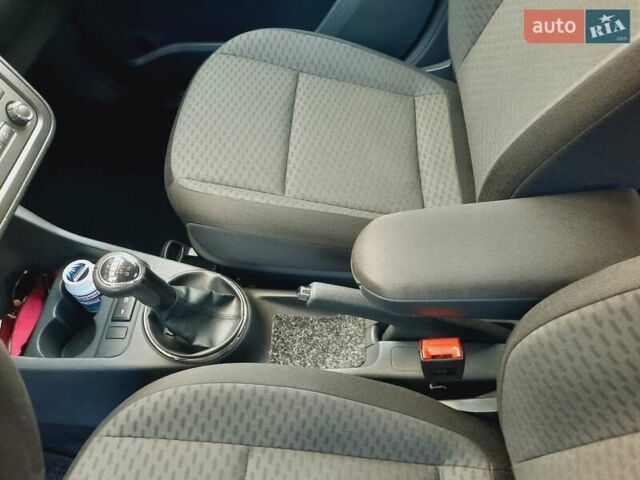 Шкода Фабия 2011 в Житомире на Automoto.ua Красный Шкода Фабия, объемом двигателя 1.2 л и пробегом 176 тыс. км за 6000 $, фото 51 на Automoto.ua