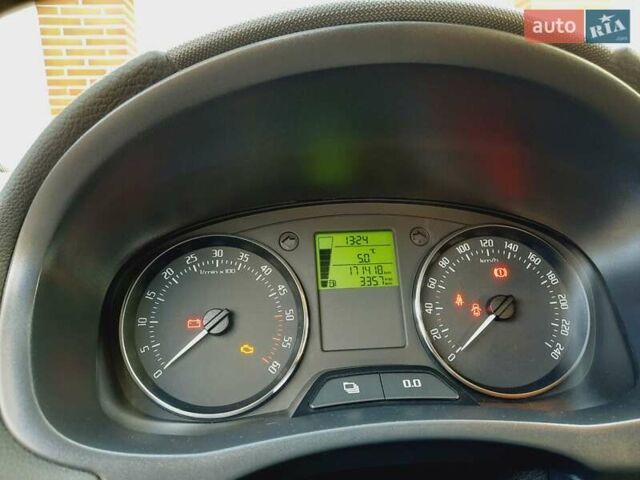 Шкода Фабия 2011 в Житомире на Automoto.ua Красный Шкода Фабия, объемом двигателя 1.2 л и пробегом 176 тыс. км за 6000 $, фото 43 на Automoto.ua