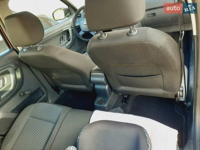 Шкода Фабия 2011 в Житомире на Automoto.ua Красный Шкода Фабия, объемом двигателя 1.2 л и пробегом 176 тыс. км за 6000 $, фото 60 на Automoto.ua