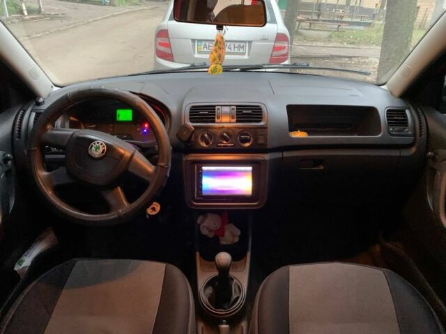 Червоний Шкода Фабія, об'ємом двигуна 1.6 л та пробігом 204 тис. км за 5500 $, фото 8 на Automoto.ua