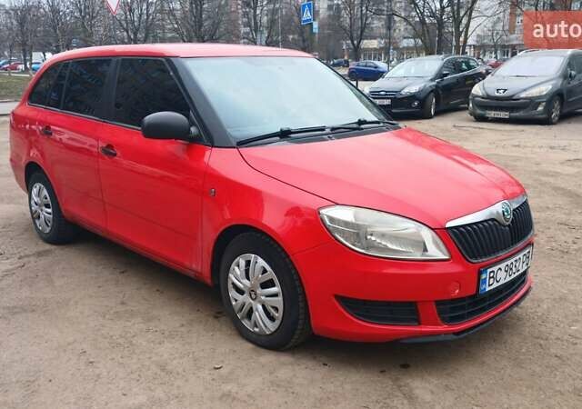 Червоний Шкода Фабія, об'ємом двигуна 1.6 л та пробігом 200 тис. км за 5100 $, фото 4 на Automoto.ua