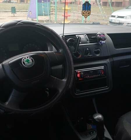 Червоний Шкода Фабія, об'ємом двигуна 1.6 л та пробігом 200 тис. км за 5100 $, фото 11 на Automoto.ua