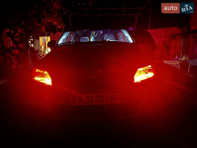 Красный Шкода Фабия, объемом двигателя 1.6 л и пробегом 423 тыс. км за 5500 $, фото 3 на Automoto.ua