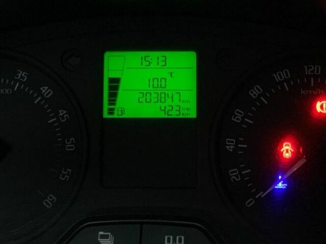 Червоний Шкода Фабія, об'ємом двигуна 1.6 л та пробігом 204 тис. км за 5500 $, фото 10 на Automoto.ua