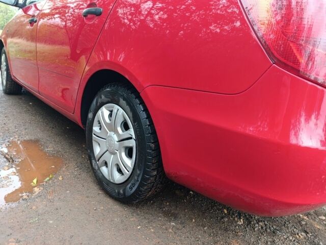 Красный Шкода Фабия, объемом двигателя 1.6 л и пробегом 217 тыс. км за 5200 $, фото 2 на Automoto.ua