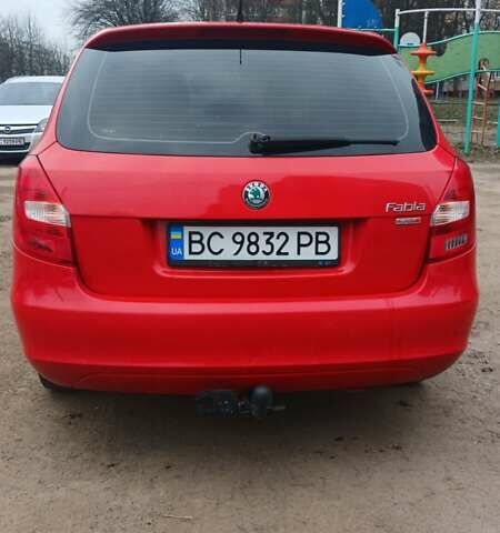 Червоний Шкода Фабія, об'ємом двигуна 1.6 л та пробігом 200 тис. км за 5100 $, фото 3 на Automoto.ua