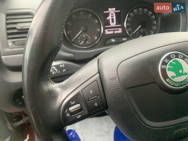 Красный Шкода Фабия, объемом двигателя 1.2 л и пробегом 222 тыс. км за 7800 $, фото 19 на Automoto.ua